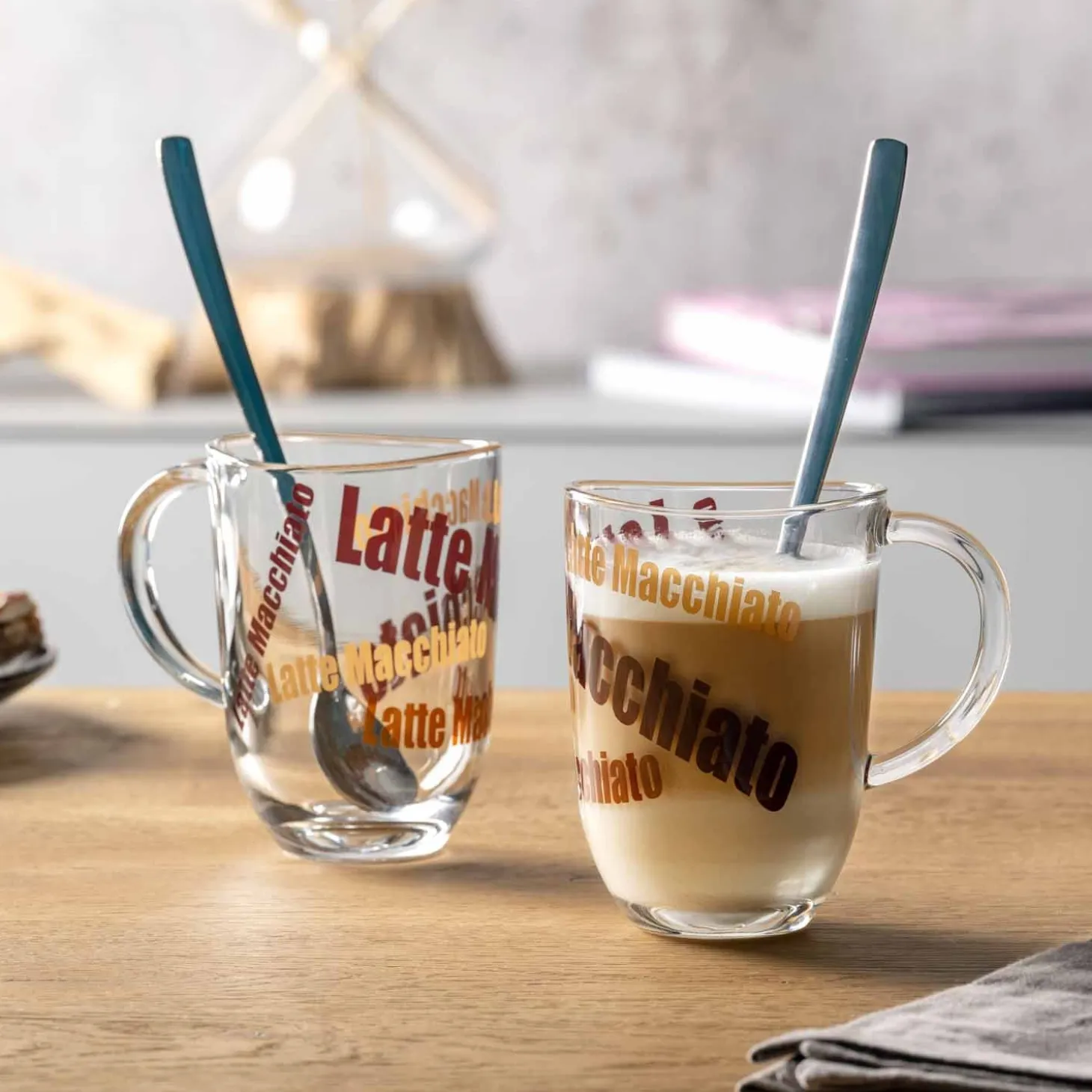 2 Latte Macchiato Tassen NAPOLI 380 ml 3 farbig + 2 Löffel
