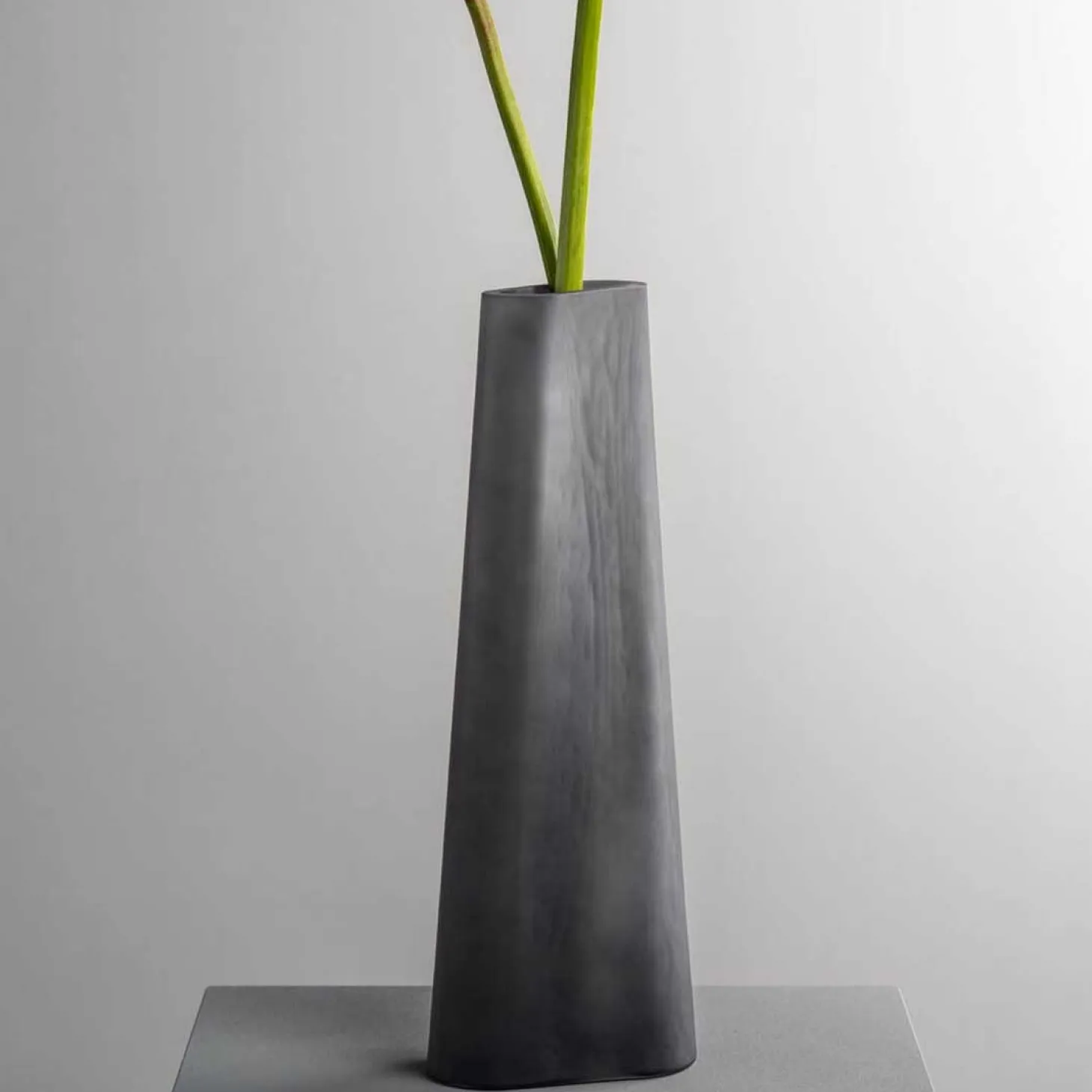 Vase TURNO 34 cm grau satiniert